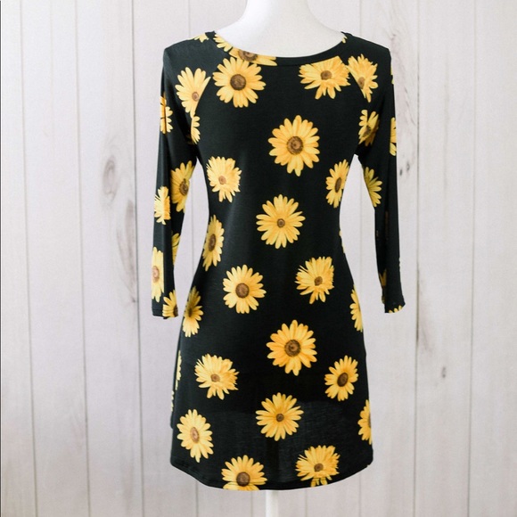✨LAST ONE!✨Sunflower top - Picture 3 of 8